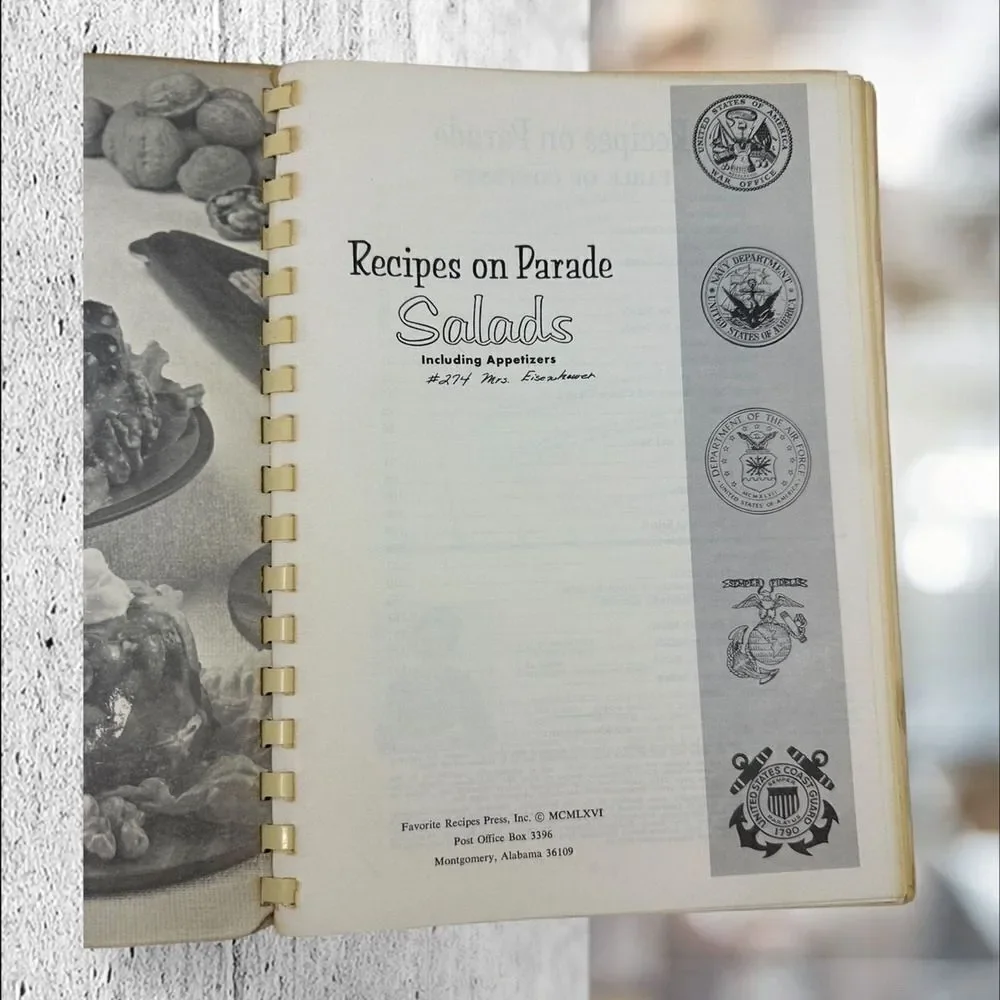 Recipes on Parade Salads Military Officers Wives Cookbook‎ Vitg Multi Good 2000